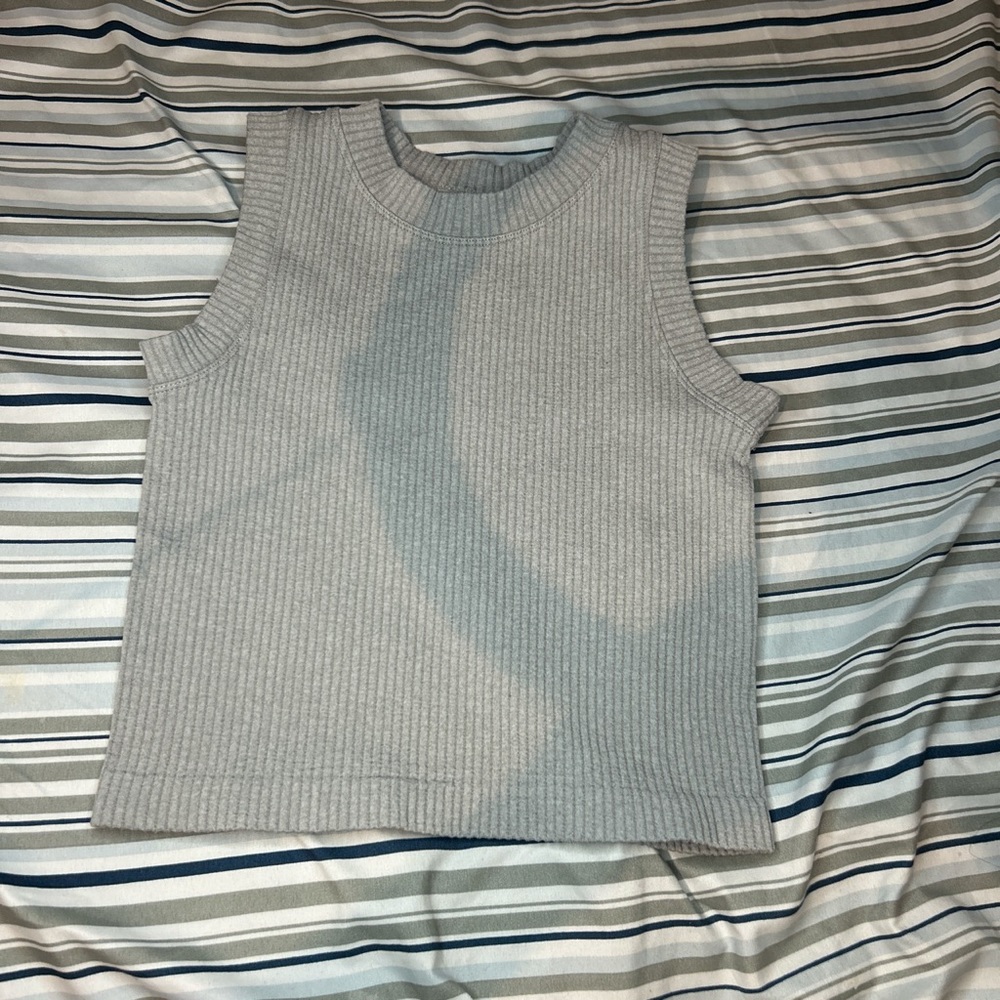 grey crop top